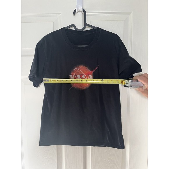 NASA T-Shirt Kids Boys Size M Distress Look Tee Black & Red Crewneck - Picture 3 of 6